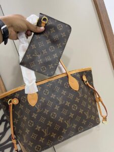 Lv hand bag medium